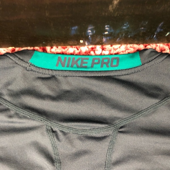 ๐ฅ๐๐ Host Pick ๐๐๐ฅ - Menโs Nike Pro Shirt - Picture 7 of 8